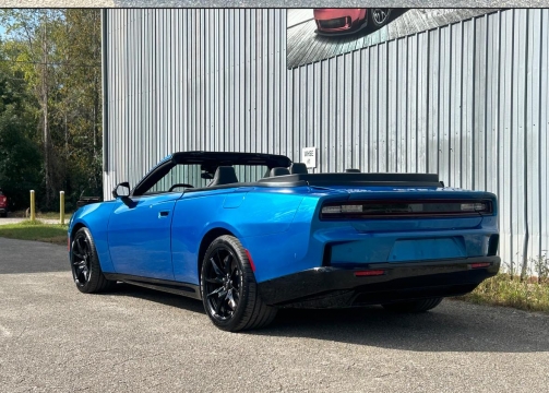 Dodge Charger Daytona EV descapotável