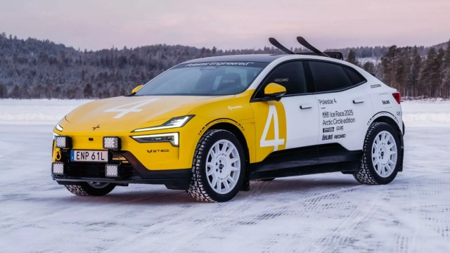 Polestar 4 Arctic Circle