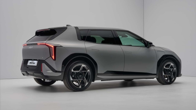 Kia EV4