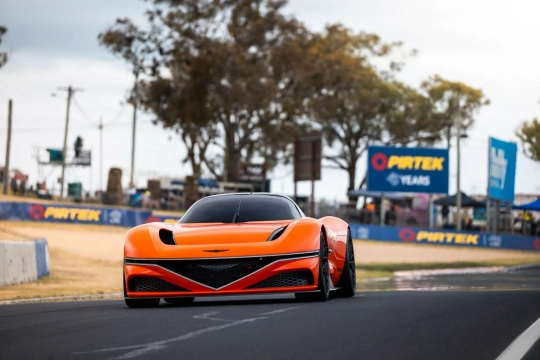 Genesis em Bathurst