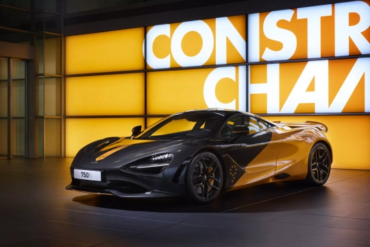 McLaren MCL38