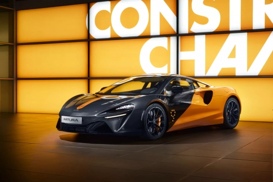 McLaren MCL38