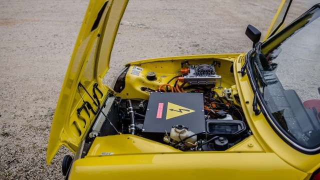 Renault 5 GTL restomod