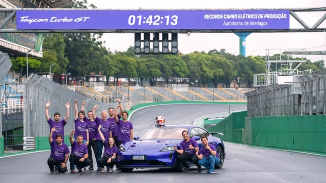 Porsche Taycan Turbo GT em Interlagos