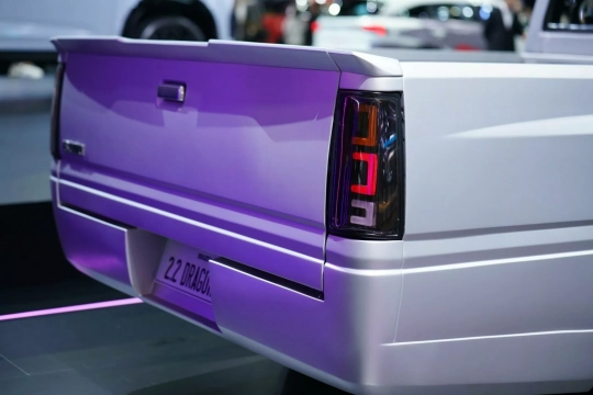 Isuzu Dragon Max