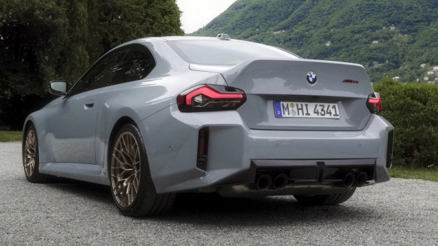 BMW M2 CS