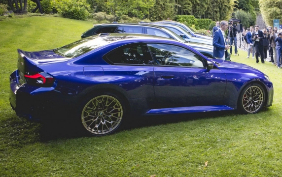 BMW M2 CS
