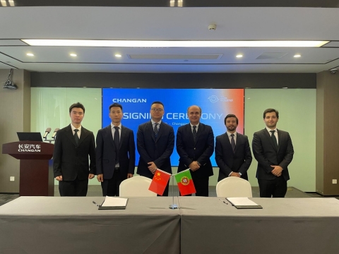 Representantes da Changan e do grupo Auto-Indústrial