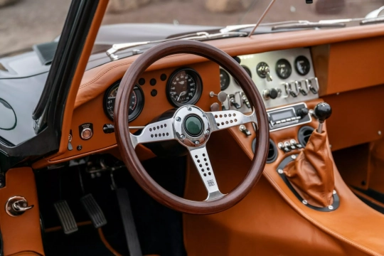 EDC Jaguar E-Type restomod