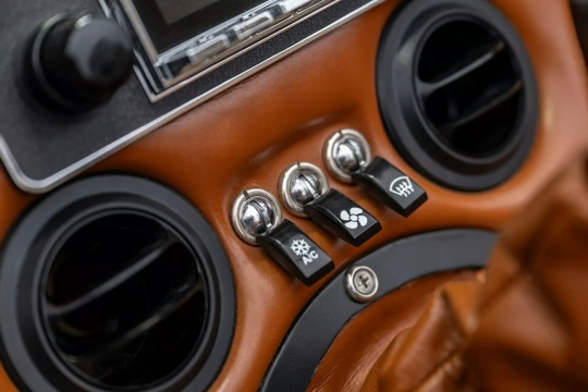 EDC Jaguar E-Type restomod