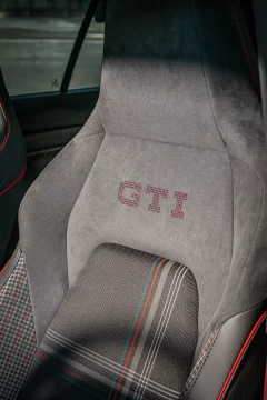 VW Golf GTI Edition 50