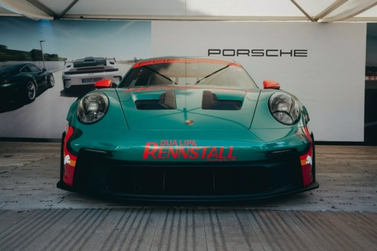 Dua Lipa Rennstall Porsche 911 GT3 RS Top Gear