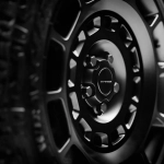 Land Rover Defender OCTA Black