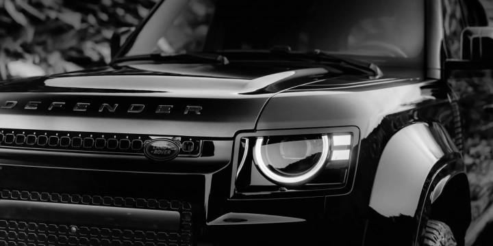Land Rover Defender OCTA Black
