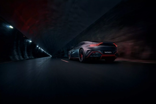 Aston Martin Vantage S