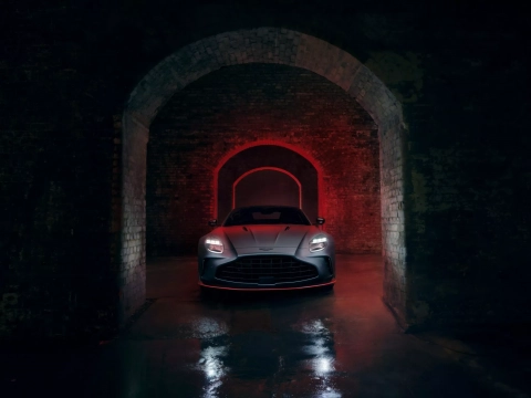 Aston Martin Vantage S