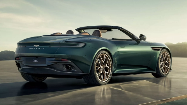 Aston Martin DB12 Volante