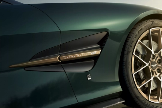 Aston Martin Vanquish Volante