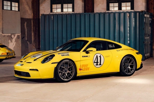 Porsche 911 S/T moderno