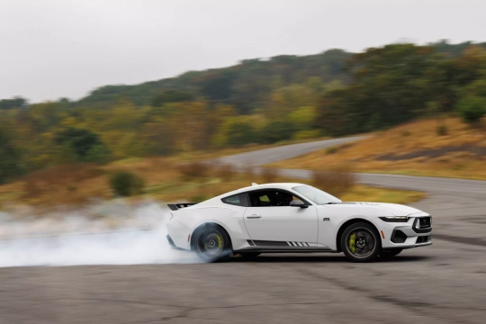 Ford Mustang RTR