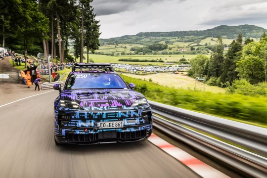 Porsche Cayenne Electric