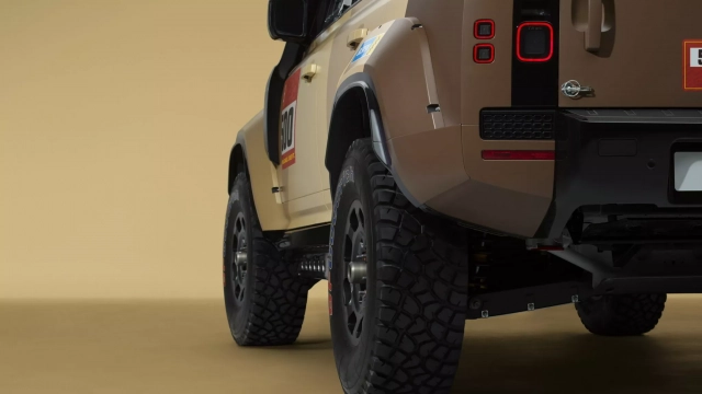 Land Rover Defender D7X-R