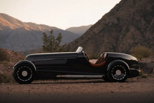 Iconic Auto Sports SP40