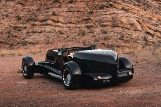 Iconic Auto Sports SP40