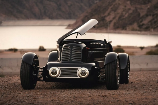 Iconic Auto Sports SP40