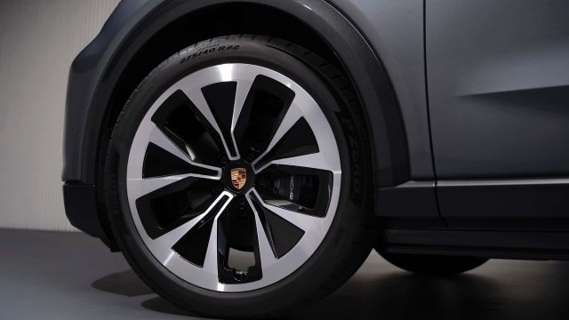Porsche Cayenne Electric