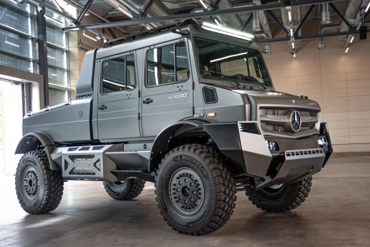 Mercedes-Benz Unimog U 4023