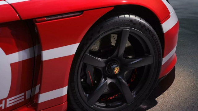 Factory Re-Comimssion Porsche Carrera GT