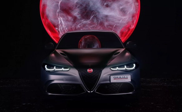 Alfa Romeo Giulia Quadrifoglio Luna Rossa