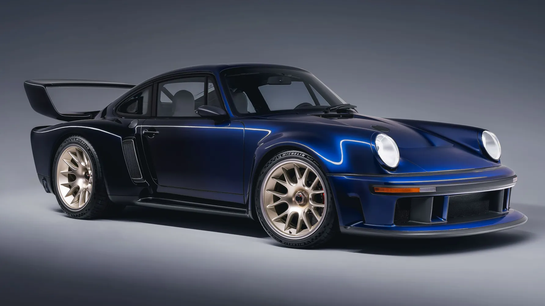 Singer 'Sorcerer' DLS Turbo