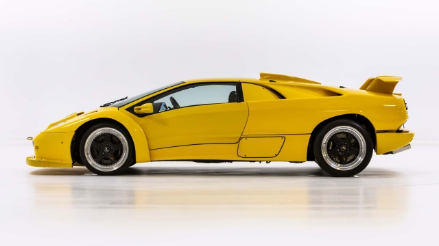 Lamborghini Diablo SV com motor W16