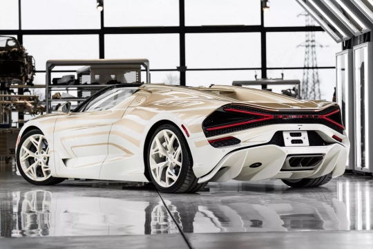 Bugatti Mistral Sur Mesure La Perle Rare