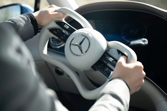 Mercedes-Benz EQS
