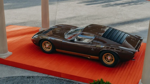 Lamborghini Miura SV