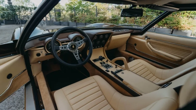 Lamborghini Miura SV