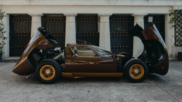 Lamborghini Miura SV