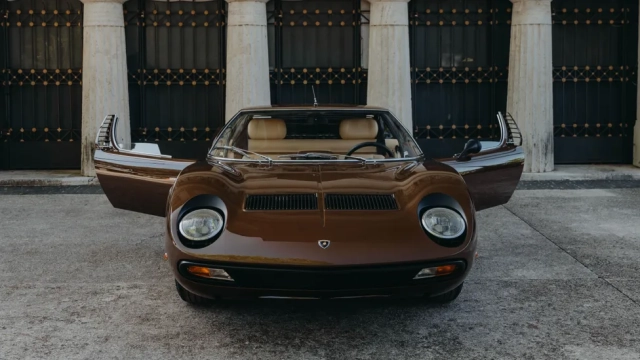 Lamborghini Miura SV