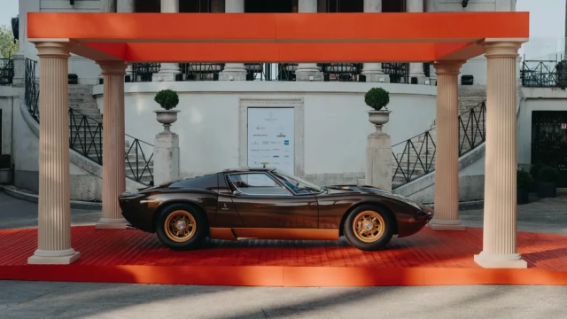 Lamborghini Miura SV