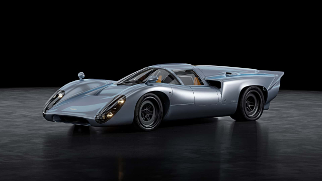 Lola T70S