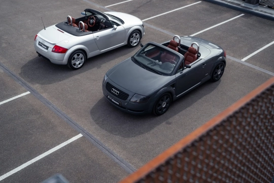 Audi TT Roadster restomod Autoforma