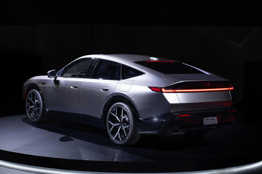 Honda Hybrid Sedan Prototype