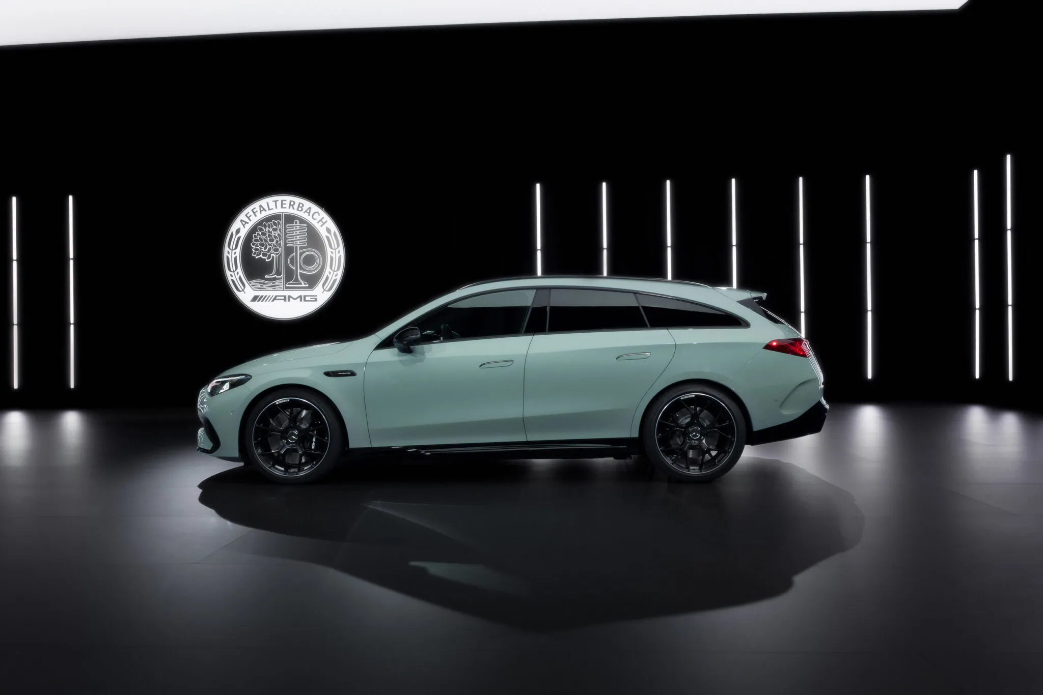 Mercedes-AMG CLA 45 Shooting Brake