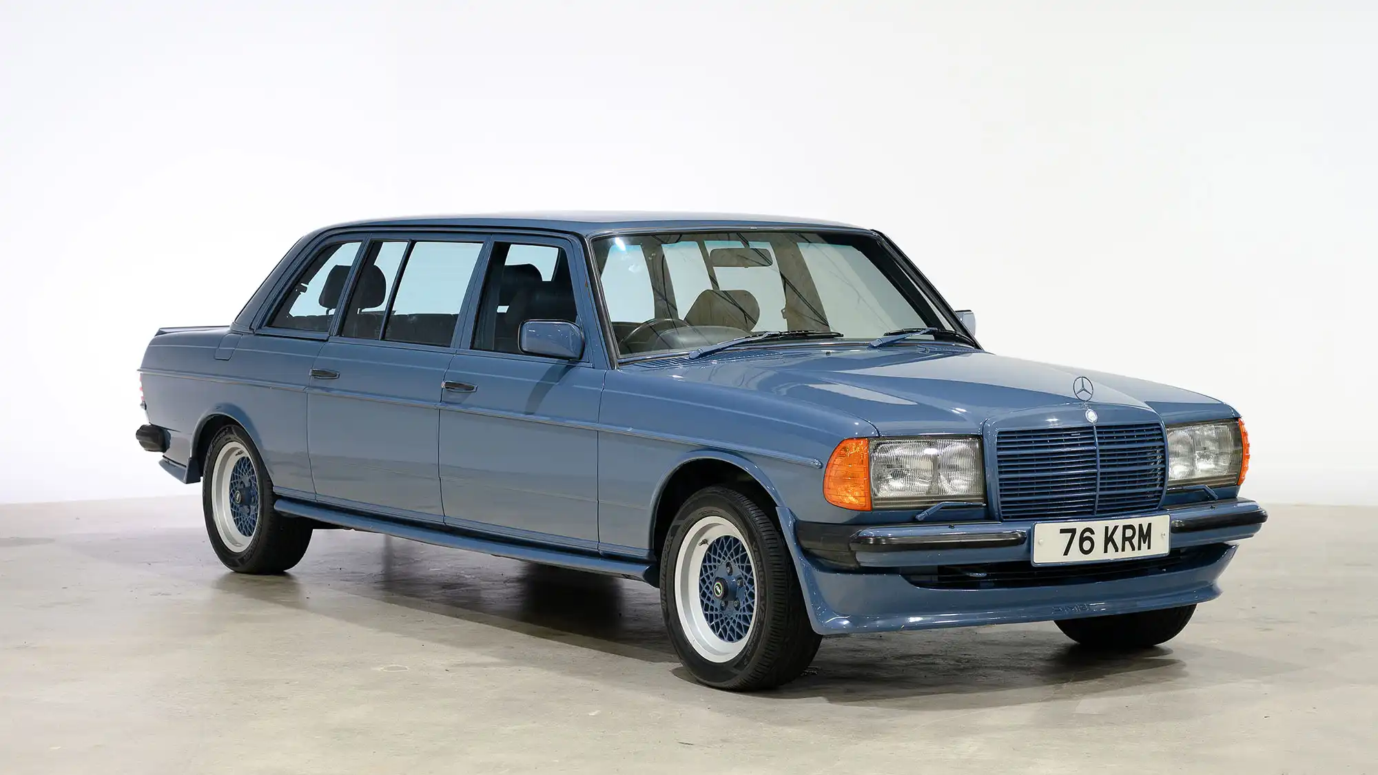 Mercedes-Benz 250 Limousine lang (V 123)