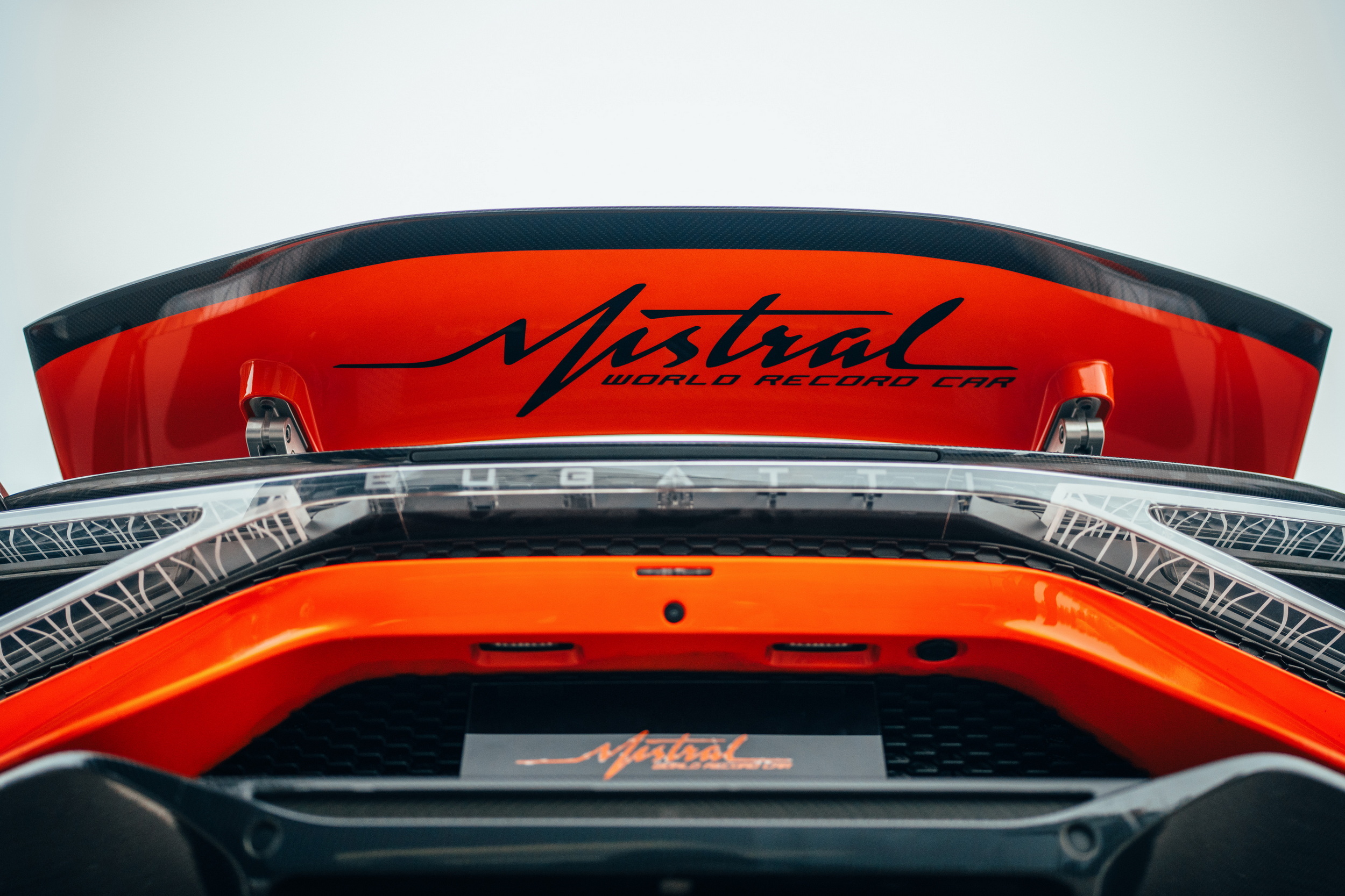 Bugatti despede-se do W16 Mistral