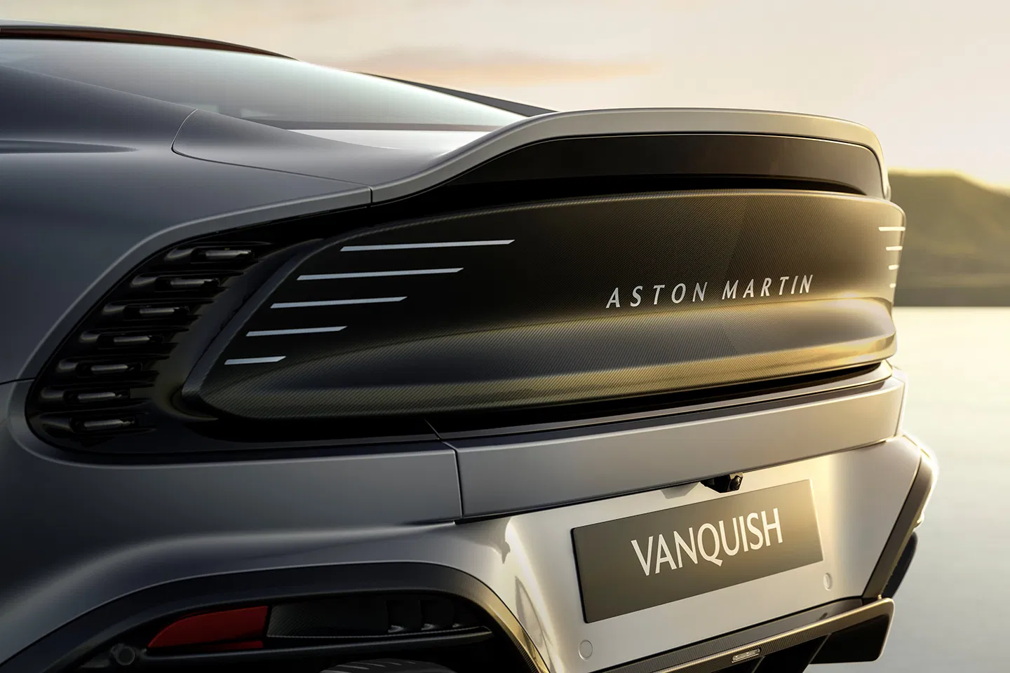 Aston Martin Vanquish 25