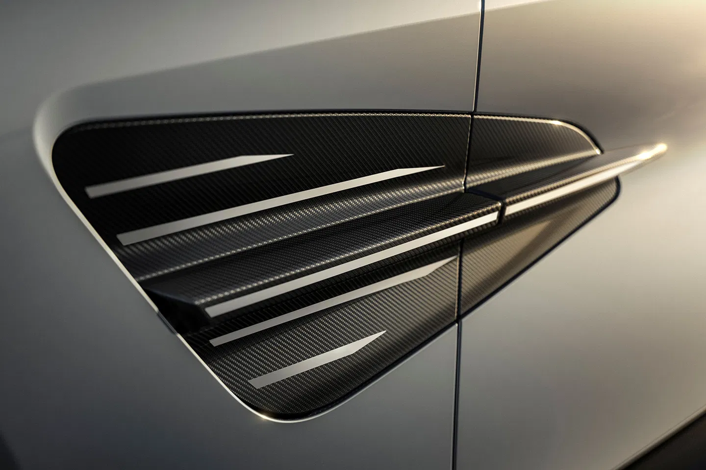 Aston Martin Vanquish 25